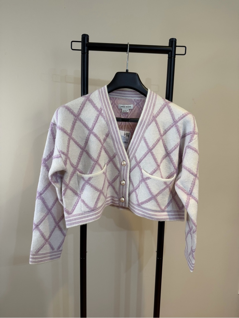 Urban Revivo Cropped Diamond-Pattern V-Neck Cardigan in Cream & Lilac